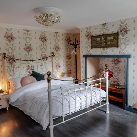 Anne Boleyn'S Escape Hotel Deal Exterior foto